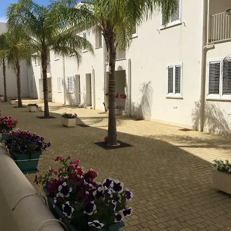 La Casa Di Nancy Al Mare Apartment